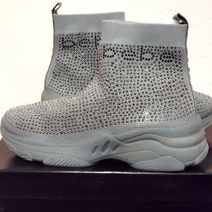 *NWB* BEBE MYLA GREY Glitters Slip-On Wedge Platform Sneakers.